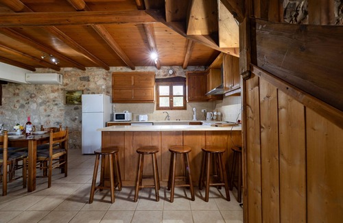 Porto Koukla House | Vardiola Houses - Traditional 3 Bedroom House