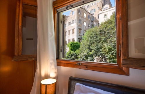 Old Town Apartment | Vasiliki House: Corfu Town Apartment Next to amenities