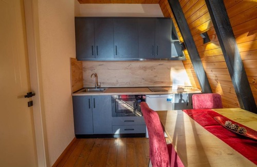 Elbasan Cabin | Velvet Retreat | The Golden Cabins by PikHost