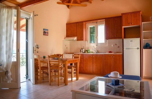 Pylos-Nestoras House | Venetian Seaside Panorama - Asini Sunset Retreat