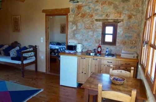 Kefalas Villa | Venetian villa with four apartments