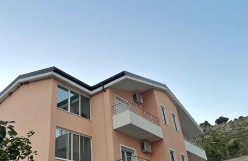 Shengjin Apartment | Vila Ornela