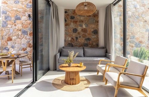 Kymi-Aliveri Villa | Villa 3 – Family Stone Villa for 6 with Private Pool & Sea Views by the Beach