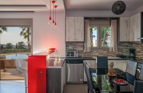 Geropotamos Villa | Villa Agapi – Palm Haven with Sea Horizons