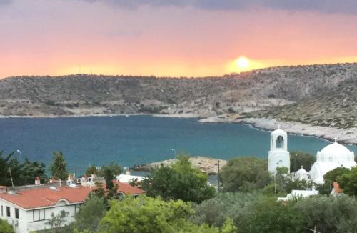 Kropia House | Villa Agia Marina 5m walk to the beach with private pool
