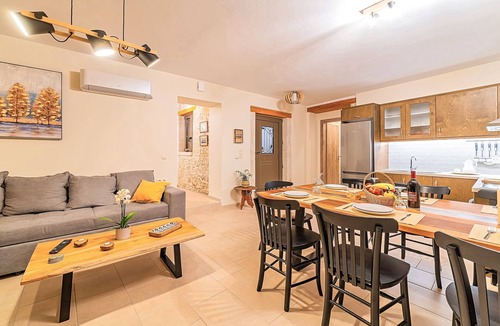 Agia Paraskevi Villa | Villa Akalli | Private Pool & Hot Tub in a Restored Venetian Residence