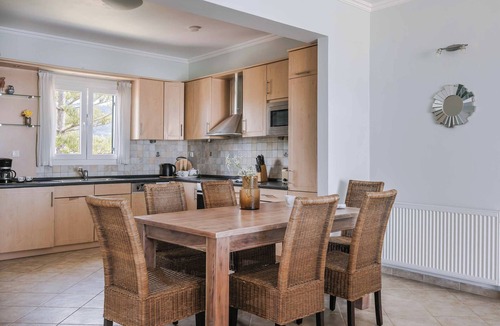Svoronata Villa | Villa Alba Minies - Five Bedroom Villa, Sleeps 12