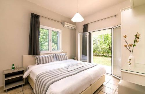 Almiros Beach Villa | Villa Almyros by Villa Plus
