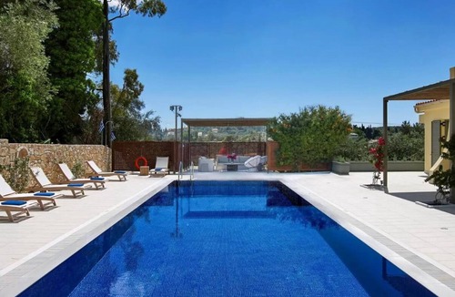 Gouvia Villa | Villa Alpha is a luxurious, secluded haven, with tennis court and swimming pool
