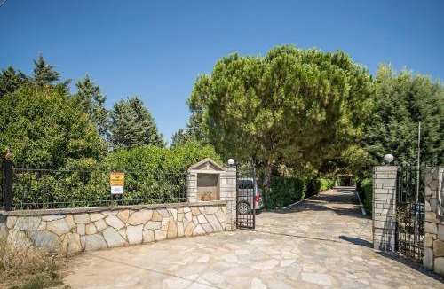 Thermi House | Villa Ampelos