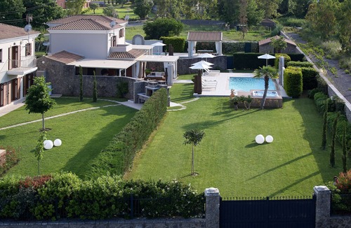 Dassia Villa | Villa Αννα with 4 bedrooms, private pool & outdoor jacuzzi.