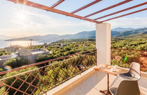 Kardamyli Villa | Villa Armonia, Sunset View and Relaxing Beach Vibe