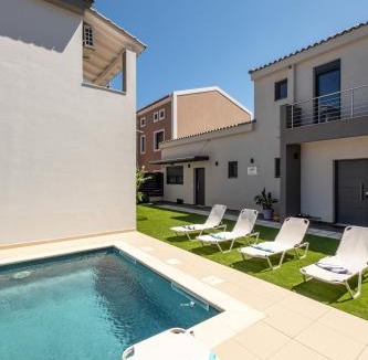 Galatas Villa | Villa Artemis A&B