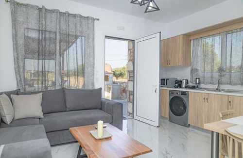 Haraki Villa | Villa Arti Charaki, Villa