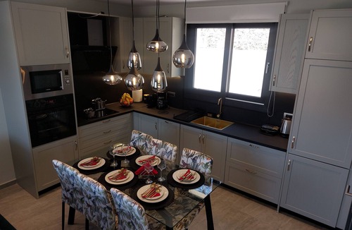 Sami Villa | Villa Averto Family sized villa with style, elegance and stunning seaviews!