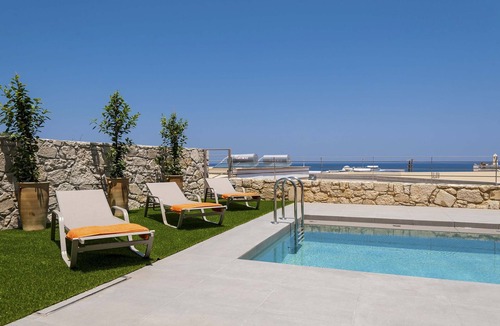 Kato Galatas Villa | Villa Avgi I Luxury close to the Sea