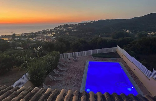 Arillas Villa | Villa Avra Arillas : Seaview, sunset and very large private pool
