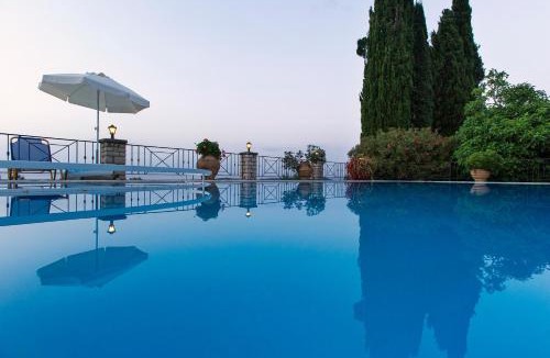 Petaleia Villa | Villa Bacchus Kassiopi Corfu