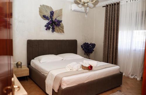 Kamez Villa | Villa Baja