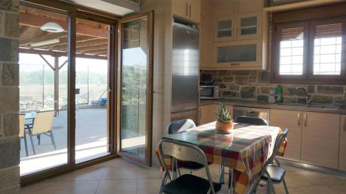 Kamilari House | Villa Beachside