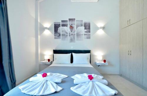 Dafnata Villa | Villa Bratou Aqua Sleeps 4 with Garden