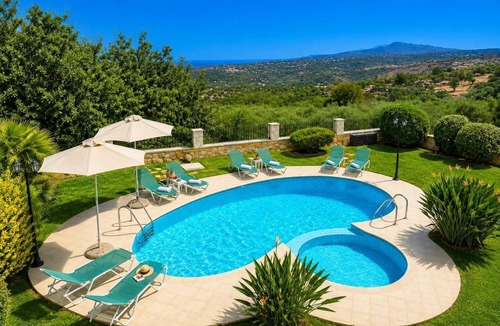 Gerani Villa | Villa Chloe - Four Bedroom Villa, Sleeps 8