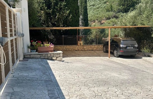 Mouzaki Villa | Villa Clairy 3-Bedroom Villa with Private Pool