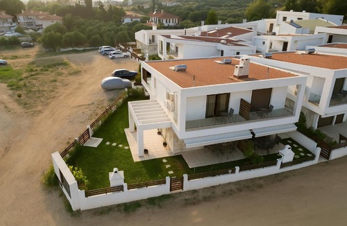 Nikita Villa | Villa Coralé Seaside