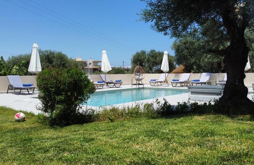Daratsos Apartment | Villa Daratso with private heated pool view to the sea