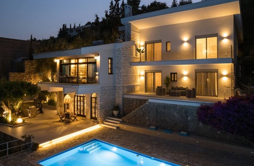 Kommeno Villa | Villa Dell Amore - Private dock - Private Pool - Seafront