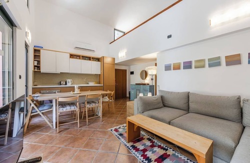 Golem Villa | Villa Dita Qerret | Relaxing Beachfront Stay by PikHost