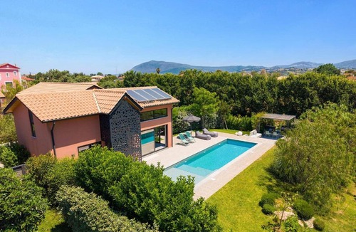 Lygia Villa | Villa Earth by Villa Plus