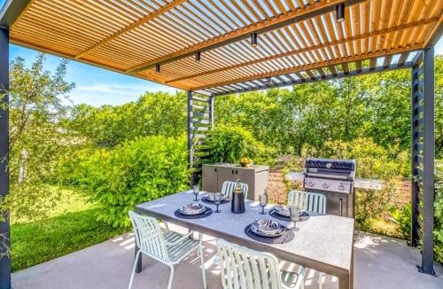 Lygia Villa | Villa Earth by Villa Plus