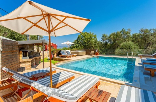 Petaleia Villa | Villa Eleanna - Six Bedroom Villa, Sleeps 14