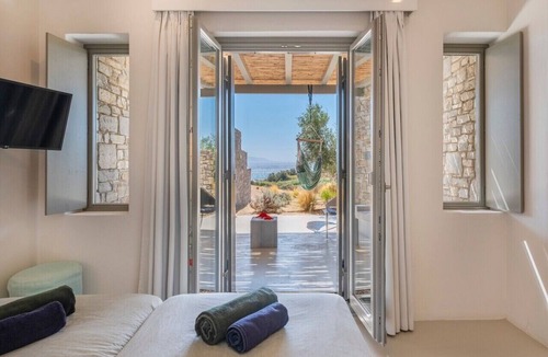 Piso Livadi House | Villa Ena - Beach getaway