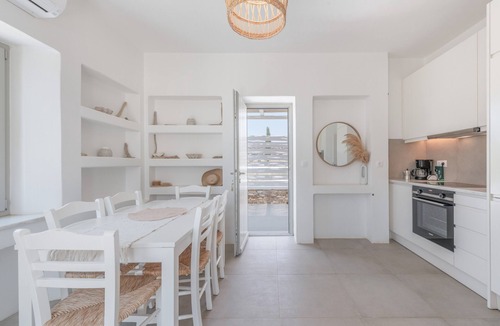 Antiparos Villa | Villa 'Farous Seaside Sunset' with Sea View, Wi-Fi and Air Conditioning