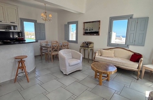 Kamari Villa | Villa Gala