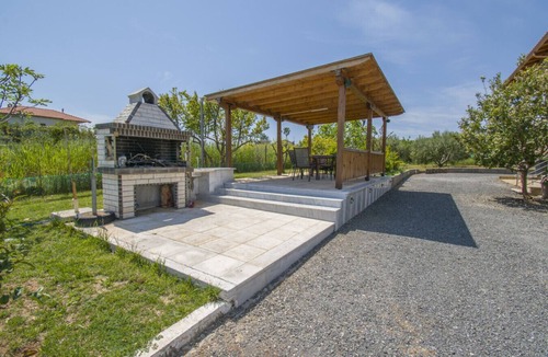 Nea Potidaia Cottage | Villa George by RentalsPro - Nea Potidaia