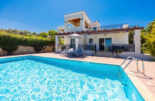 Gerani Villa | Villa Georgia - Three Bedroom Villa, Sleeps 6