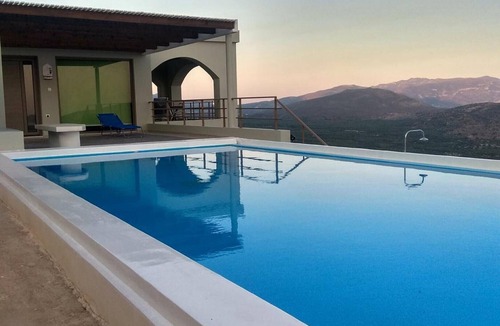 Pefki Villa | Villa 'Gusta' with Sea View, Wi-Fi and Air Conditioning