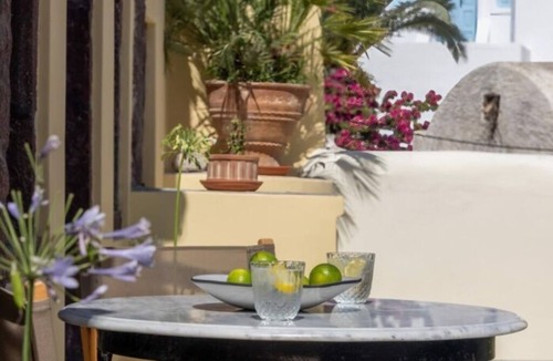 Oia Villa | Villa Historia – Timeless Luxury in the Heart of Oia