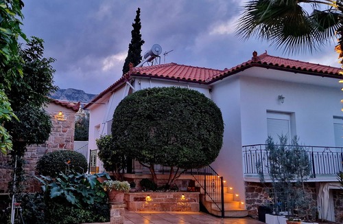 Livadi House | Villa house for 6 people with walking distance to the beach & all the amenities.