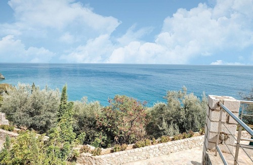 Livadi House | Villa in Greece by Kissakas Beach