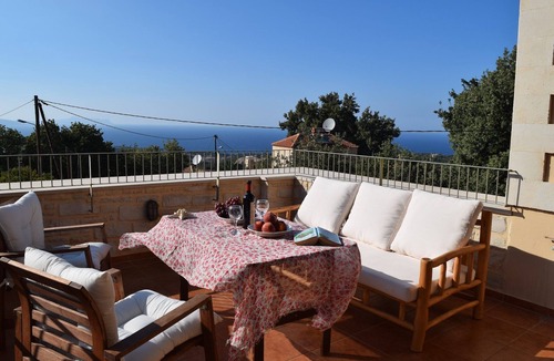 Atsipópoulon Villa | Villa in Prines with White Mountains View