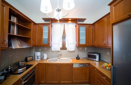 Prines Villa | Villa in Prines with Private Pool & BBQ