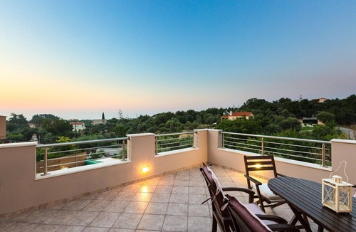 Prines Villa | Villa in Prines with Private Pool & BBQ