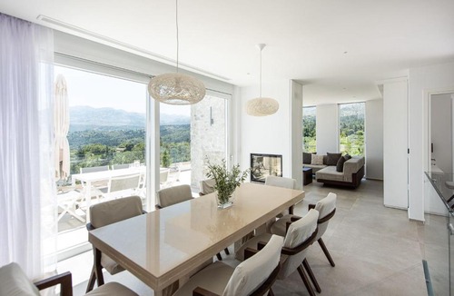 Nipos Villa | Villa Inati