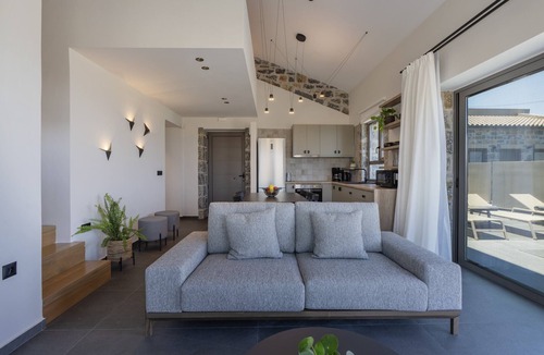 Agia Triada Villa | Villa Ioannis - With Private Heated Pool