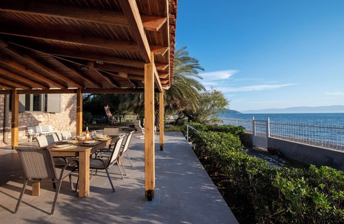 Iria House | Villa Isabelle on the beach