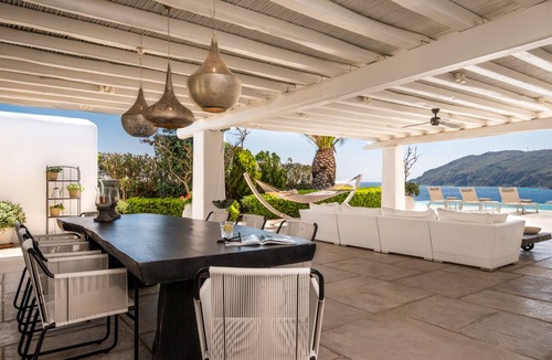 Kalo Livadi Villa | Villa Island - Luxury villa by the sea